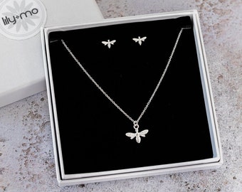 Silver bee jewellery set - necklace & stud earrings.