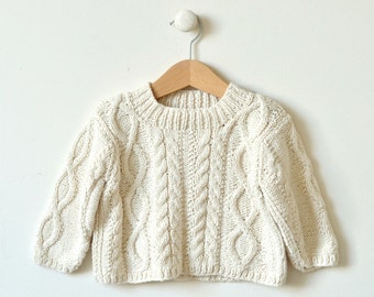 0-4m -4-8m baby sweater knitting pattern - Diamond Cable Crew