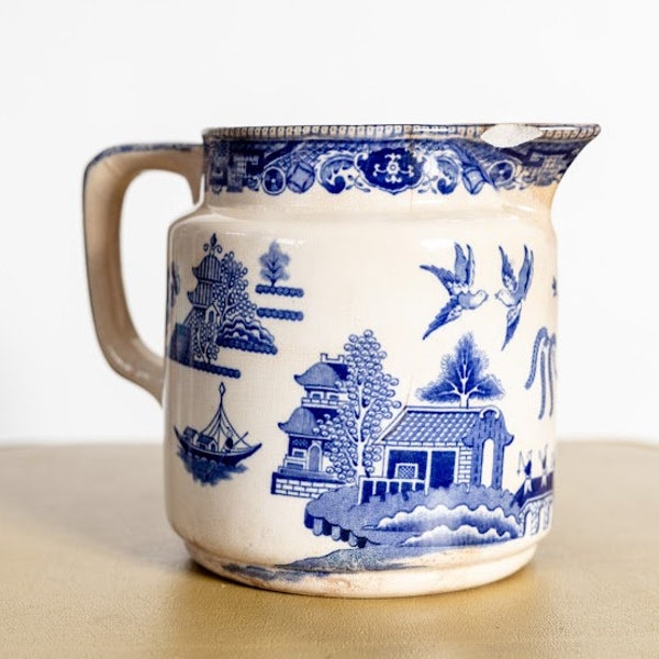 Blue Willow Buffalo Pottery Creamer