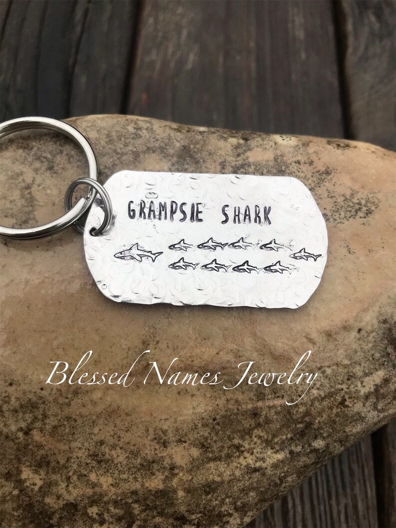 Daddy Shark keychain, Papaw custom keychain, Grandpa gift, personalized Fathers Day keychain image 2
