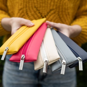 Astuccio portapenne in pelle vegana / Portapennelli per il trucco in 14 colori / Borsa cosmetica sottile / Astuccio in pelle sintetica con cerniera / Regali unisex in pelle