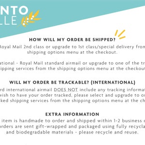 May include: A text-based image with a blue and white background. The text reads "PUNTO BELLE" in a large font. The text below explains how orders will be shipped and if they are trackable. The text also includes information about the packaging and shipping times.