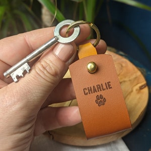 Personalised Pet's Photo Leather Keyring image 2