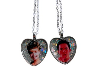 Collier fait main - Pendentif en forme de cœur avec fond pailleté holographique - Cadeau pour les fans de Twin Peaks