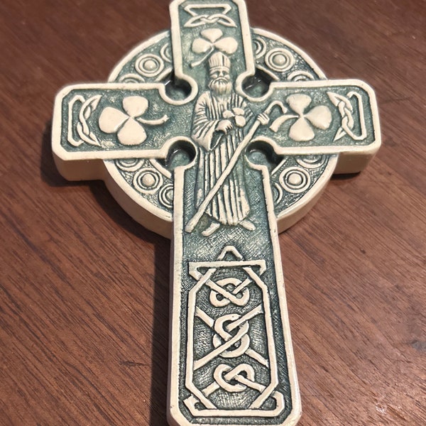 St. Patrick Celtic Cross/Crucifix Shamrock