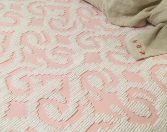 Simply Gorgeous// Huge// Ballet Pink & White// Chenille Bedspread// Cottage Charm// Wonderful Vintage Condition!