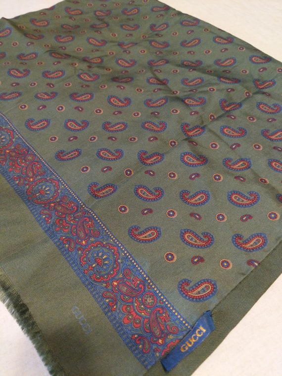 Vintage// Authentic// Italian// Gucci// Silk Paisl