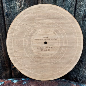 Gepersonaliseerd bruiloftsgastenboek Alternatief First Dance Song gegraveerde LP-plaat in eikenfineer