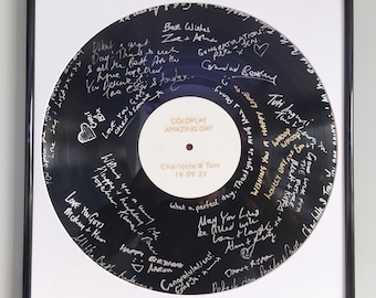 Livro de visitas de casamento personalizado com disco de vinil emoldurado de 12” e alternativa, com centro personalizado gravado a laser, primeira dança, música e data do casamento