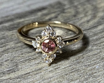 Size 7.5, 14K Yellow Gold Sapphire Halo Ring, Lab Created Champagne Diamond Cluster Princess