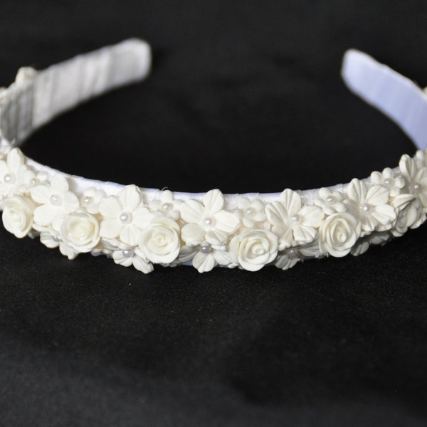 Bandeau blanc de fille de fleur, casque de première communion, bandeau floral pour des adolescents, accessoires de cheveux pour le baptême, baptême, événements formels.