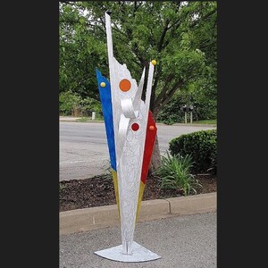 Contemporary 7ft outdoor comtemporary sculpture by artist Tony Viscardi image 2