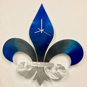 Fluer De Lis-kloksculptuur van kunst Tony Viscardi