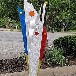 Contemporary 7ft outdoor comtemporary sculpture by artist Tony Viscardi image 3