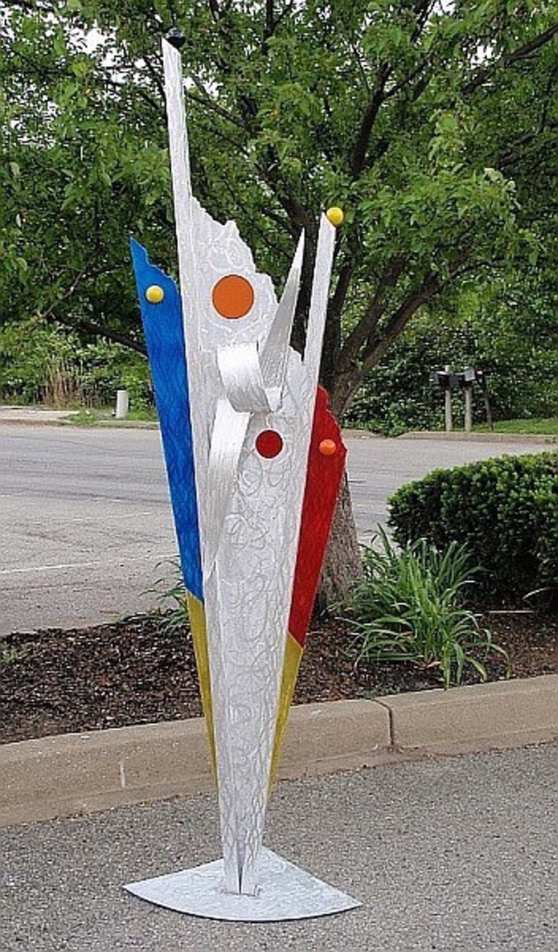 Contemporary 7ft outdoor comtemporary sculpture by artist Tony Viscardi image 3