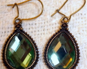Vintage Emerald Green Dewdrop Dangles