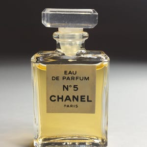 CHANEL No5 Eau de PARFUM 4ml VINTAGE miniatura da collezione molto rara