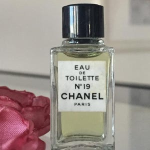 CHANEL No19 4ml Eau de Toilette VINTAGE Miniature Collectible Very Rare OLD Formula