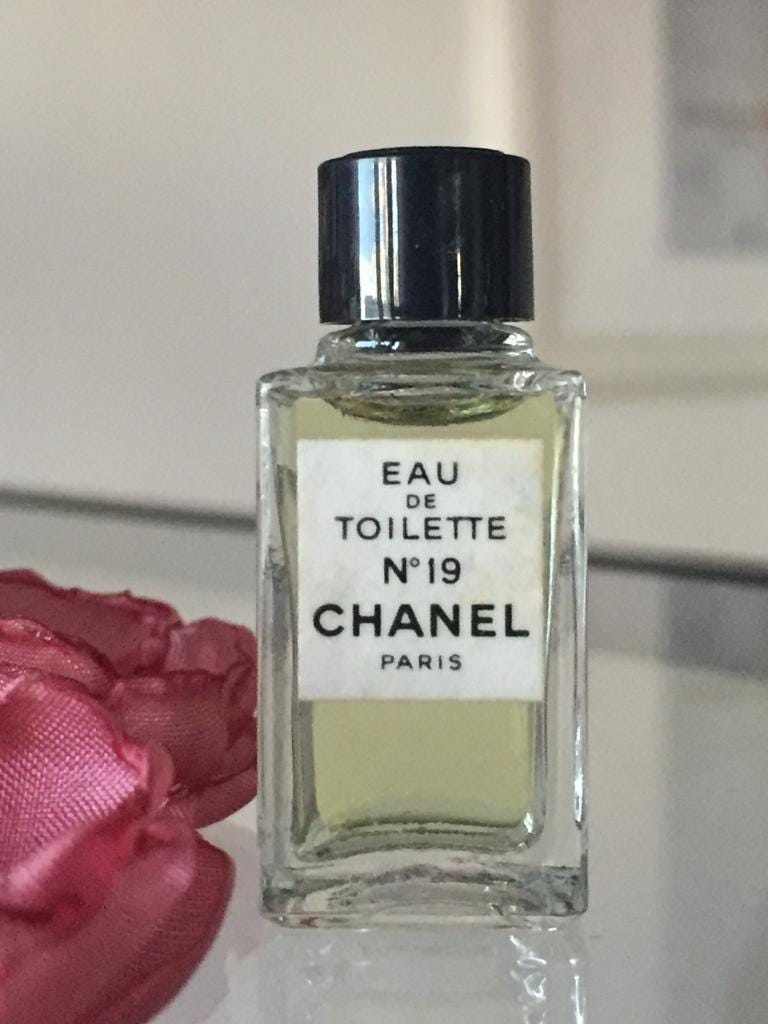 Chanel No 19 Vintage - Etsy