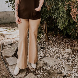 1970&#39;s Vintage Tan High Waisted Polyester Bell Bottoms