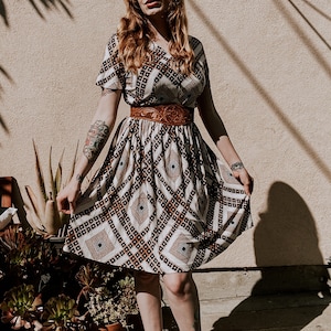 1960er Vintage Blumen Print Kragen Shirtkleid