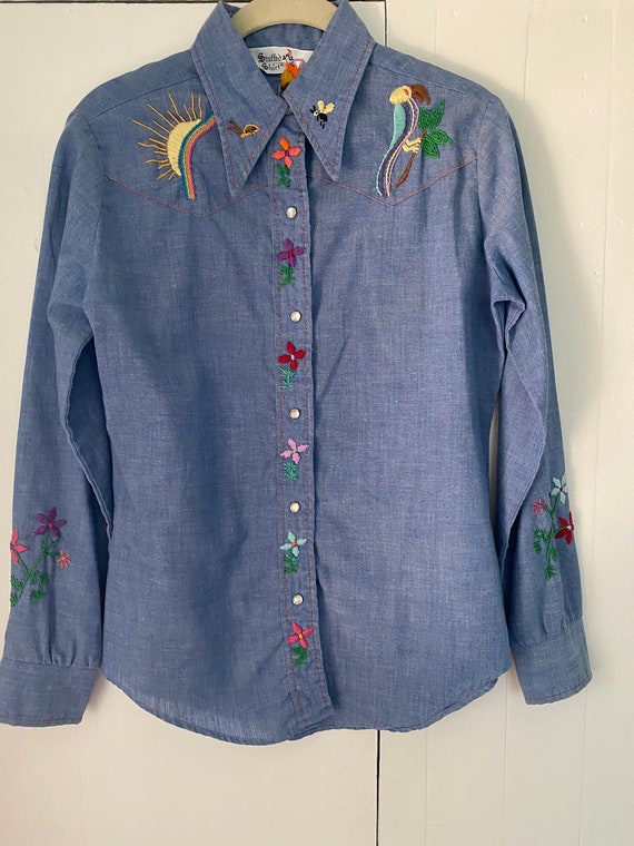 1970's Vintage Chambray Embroidered Shirt - image 4