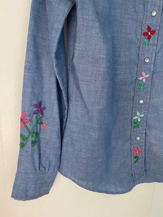 1970's Vintage Chambray Embroidered Shirt - image 7