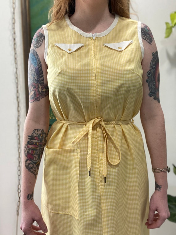 1960's Vintage Yellow Gingham Sleeveless Sheath D… - image 2