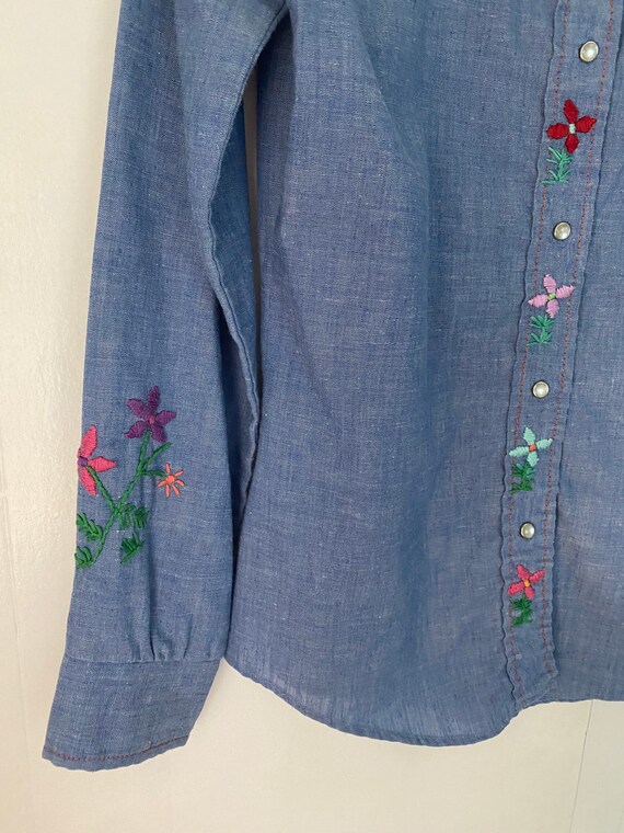 1970's Vintage Chambray Embroidered Shirt - image 6