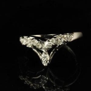 vintage diamond 14k white gold chevron band ring