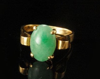 antique icy apple green cabochon jade 14k yellow gold ring