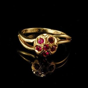 vintage red pink ruby 14k yellow gold flower ring