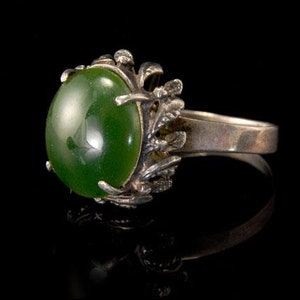 vintage modern chinese deep green jade cabochon sterling ring
