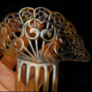 2 gebeeldhouwde ornamenten in oude Victoriaanse stijl celluloid haarkammen met strassteentjes