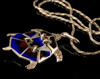 CHARLES THOMAE 925 Sterling Silver Vintage Enamel Larchmont Charm