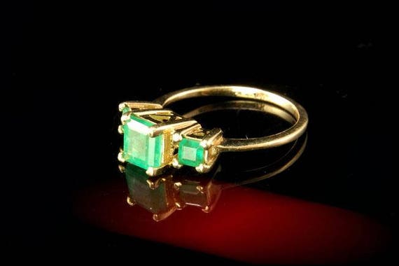 Vintage 3 Green Emerald 14k Gold Ring