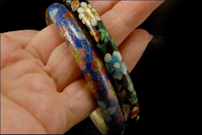 2 Vintage Chinese Dark Blue Black Cloisonne Flowers Bangle 2 Vintage Chinese Dark Blue Black Cloisonne Flowers Bangle