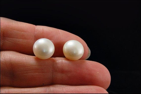 vintage 14k gold white large pearl stud earrings - image 4