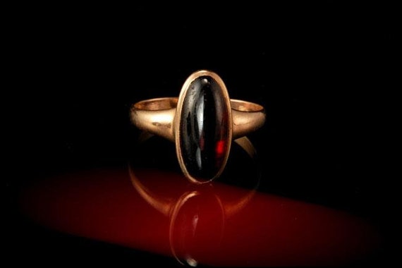 antique victorian red garnet cabochon 10k gold rin