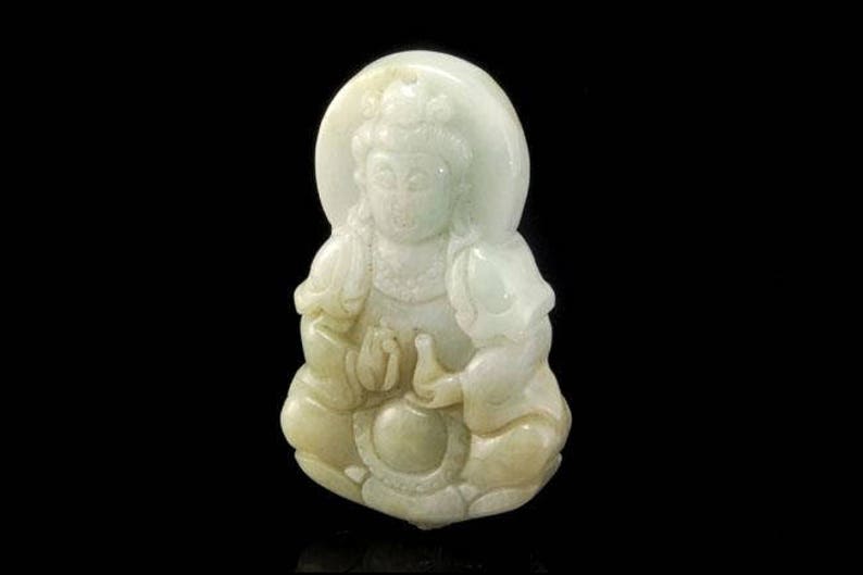 Vintage Carved Green Jade Quan Yin Kwan Yin Pendant Amulet 42g