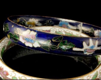 ヴィンテージ中国製ダークブルーホワイト七宝焼き花バングル
