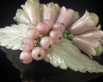 rare early MIRIAM HASKELL green pink grape trumpet flower beads LUCITE dangle brooch pin