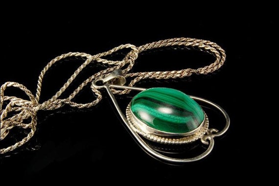 Collier Vintage Pendentif Malachite - Pierre Verte Naturelle - Occasion - Modèle N454