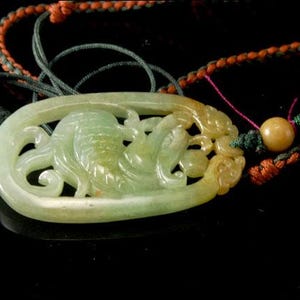 vintage chinese carved green jade fish pendant cord necklace