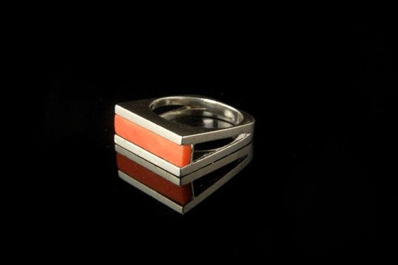 Vintage Modern chinese coral silver saddle ring - image 6