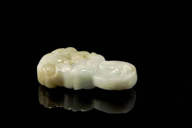 Vintage Carved Green Jade Quan Yin Kwan Yin Pendant Amulet 42g