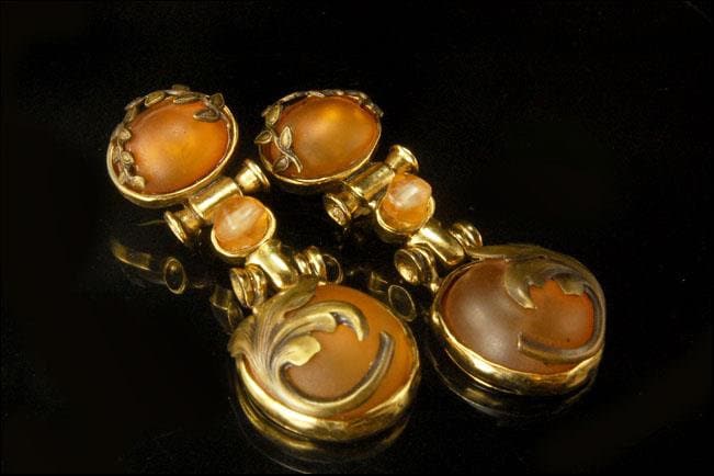 Vintage firenze tu-khan italian lucite leaf gold tone clasp