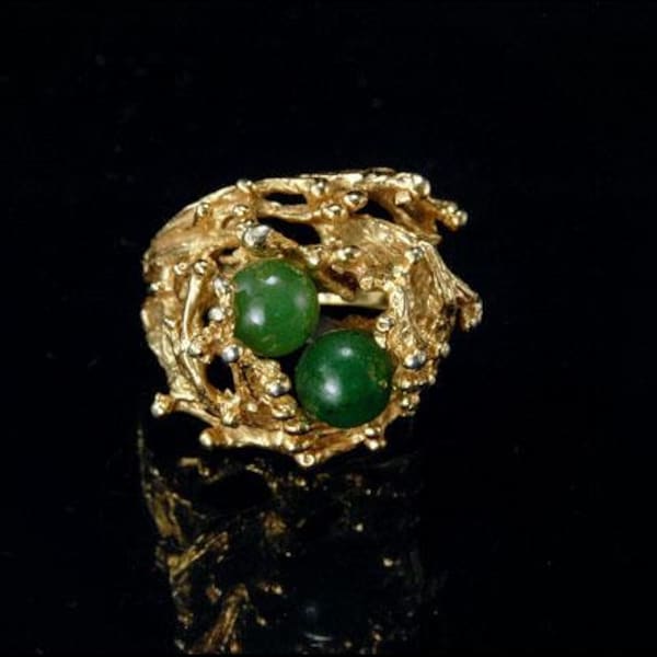 vintage modern style spinach jade 18kt h.g.e. ring