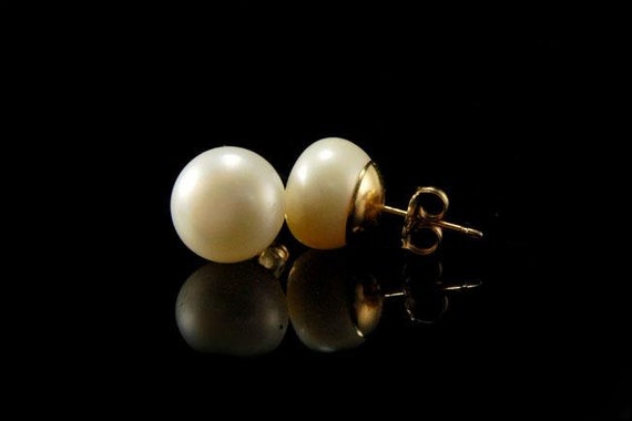 vintage 14k gold white large pearl stud earrings - image 3