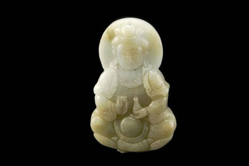 Vintage Carved Green Jade Quan Yin Kwan Yin Pendant Amulet 42g